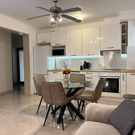 Apartmani Ivelic ซูเปตาร์ ภายนอก รูปภาพ