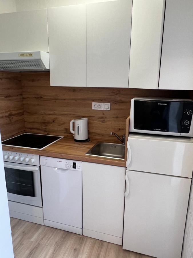 Apartmani Ivelic ซูเปตาร์ ภายนอก รูปภาพ