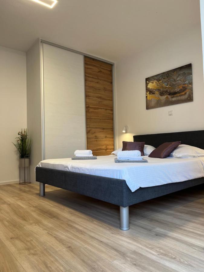 Apartmani Ivelic ซูเปตาร์ ภายนอก รูปภาพ