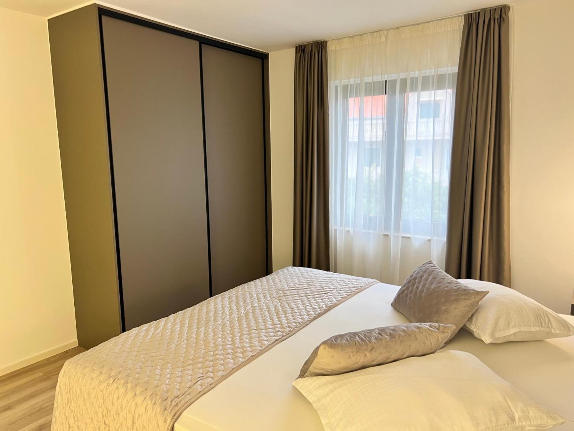 Apartmani Ivelic ซูเปตาร์ ภายนอก รูปภาพ