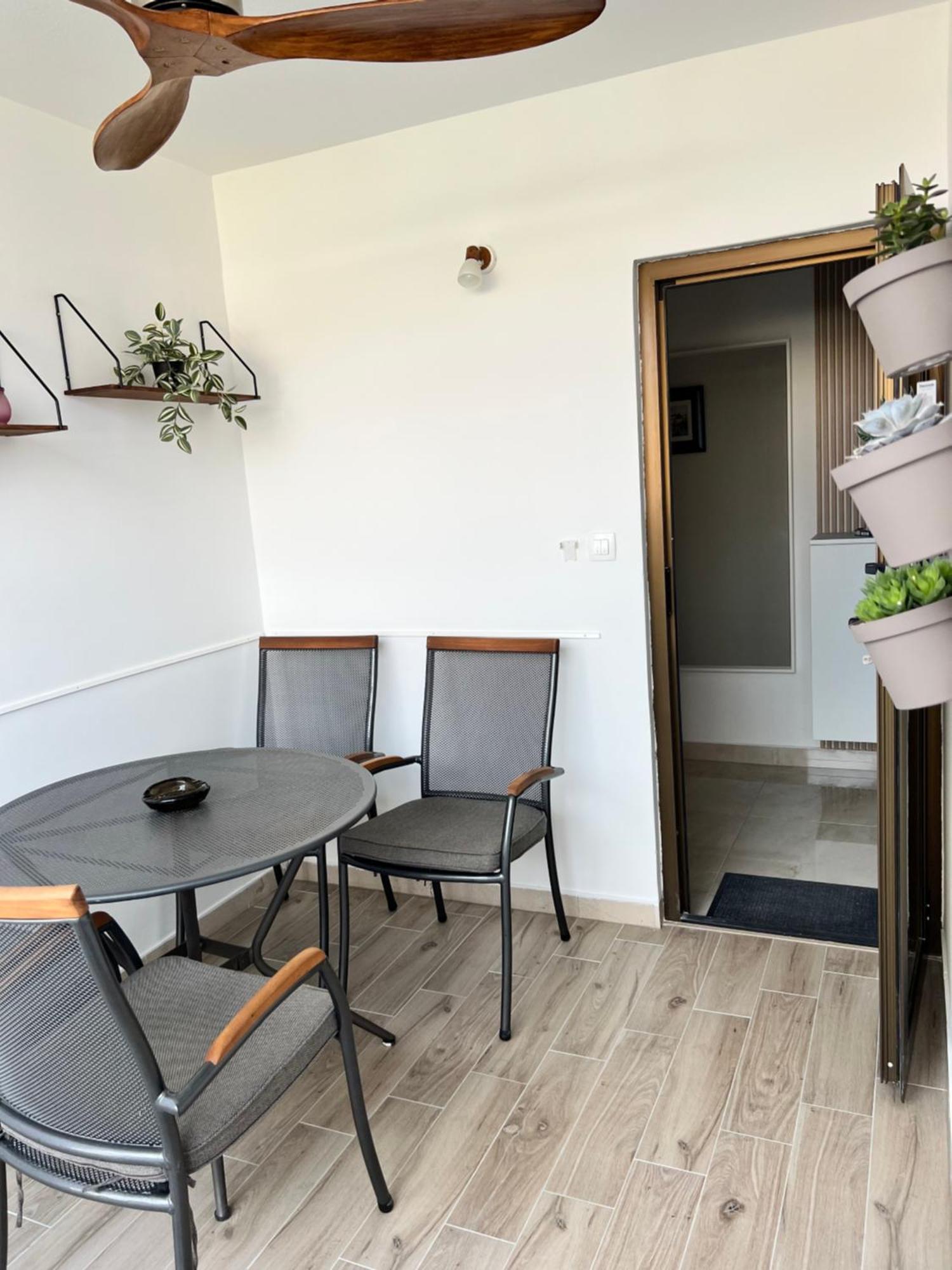 Apartmani Ivelic ซูเปตาร์ ภายนอก รูปภาพ