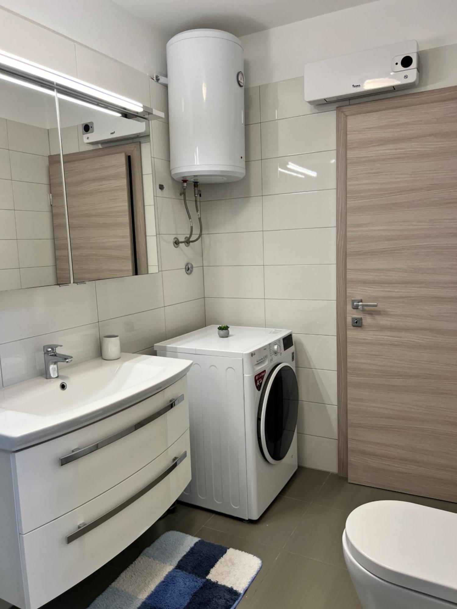 Apartmani Ivelic ซูเปตาร์ ภายนอก รูปภาพ