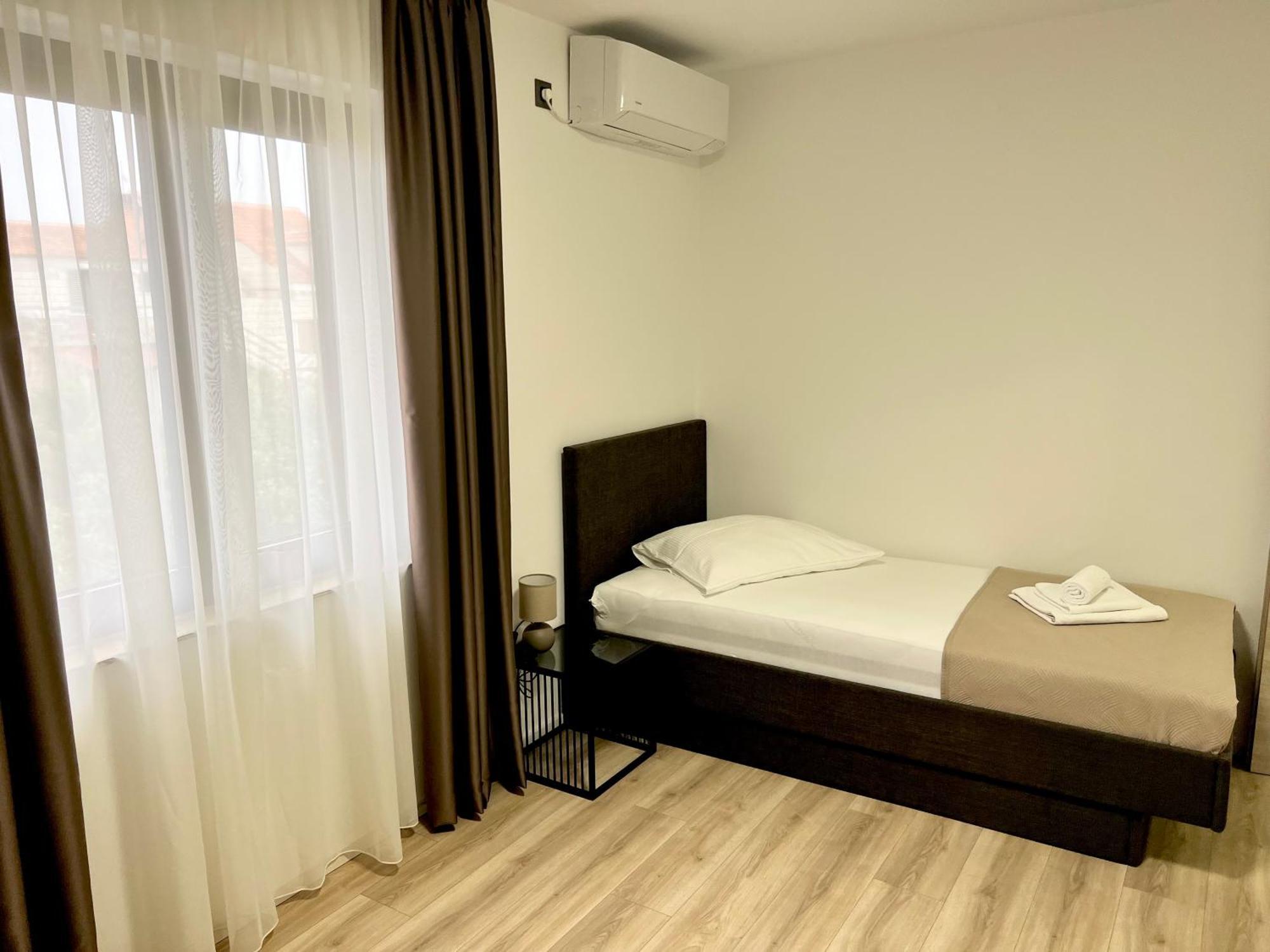 Apartmani Ivelic ซูเปตาร์ ภายนอก รูปภาพ